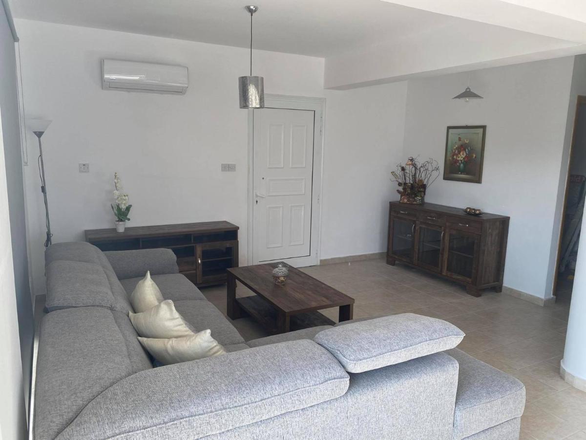 Cosy Apartment In Kato Paphos With Pool Access エクステリア 写真