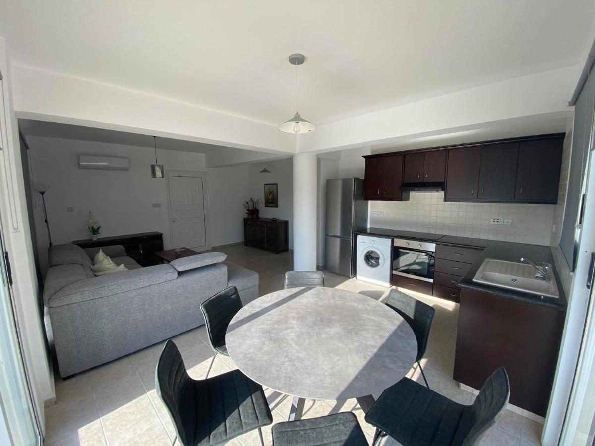Cosy Apartment In Kato Paphos With Pool Access エクステリア 写真
